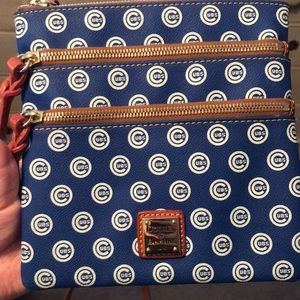 Like new Downey & Bourke Cubs purse!!